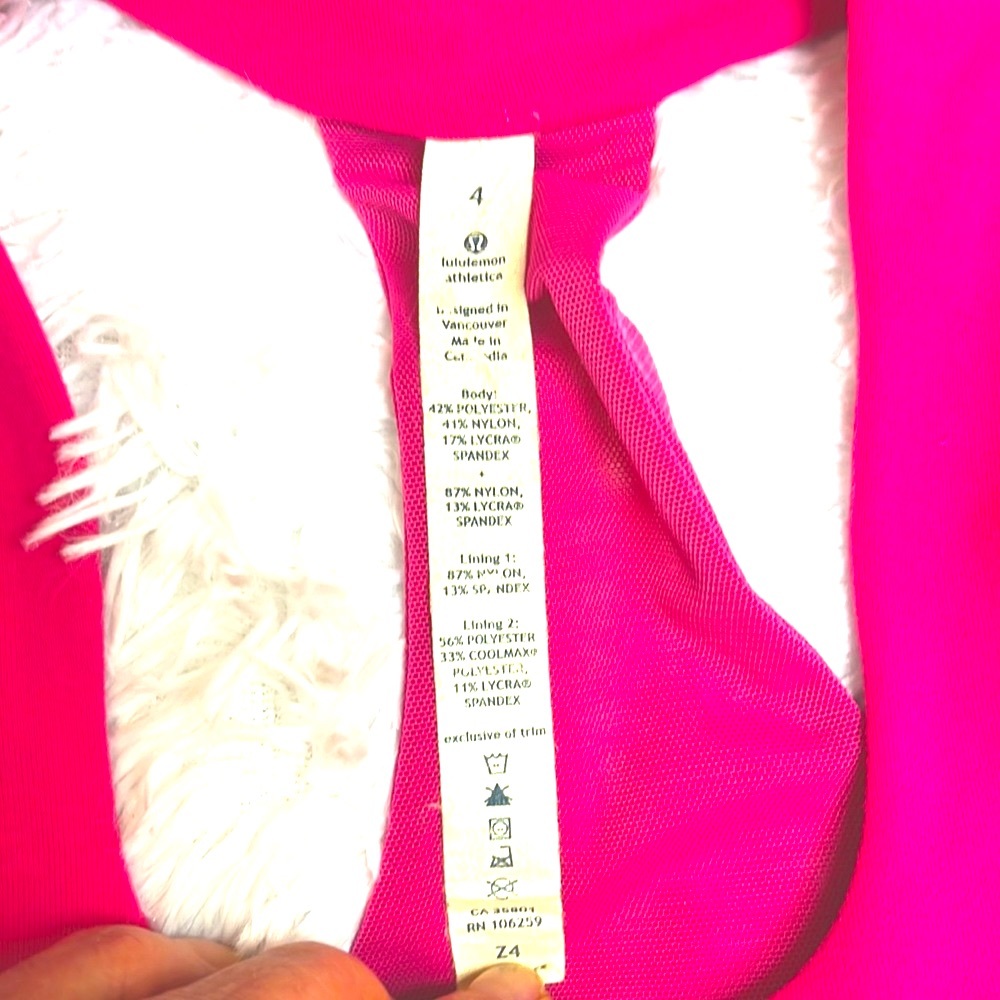 💪🏼Nwt Lululemon rare grey top loose fit with pink straps built in bra 4‼️ - Picture 2 of 4